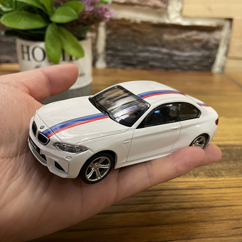Voiture miniature BMW pour collection 