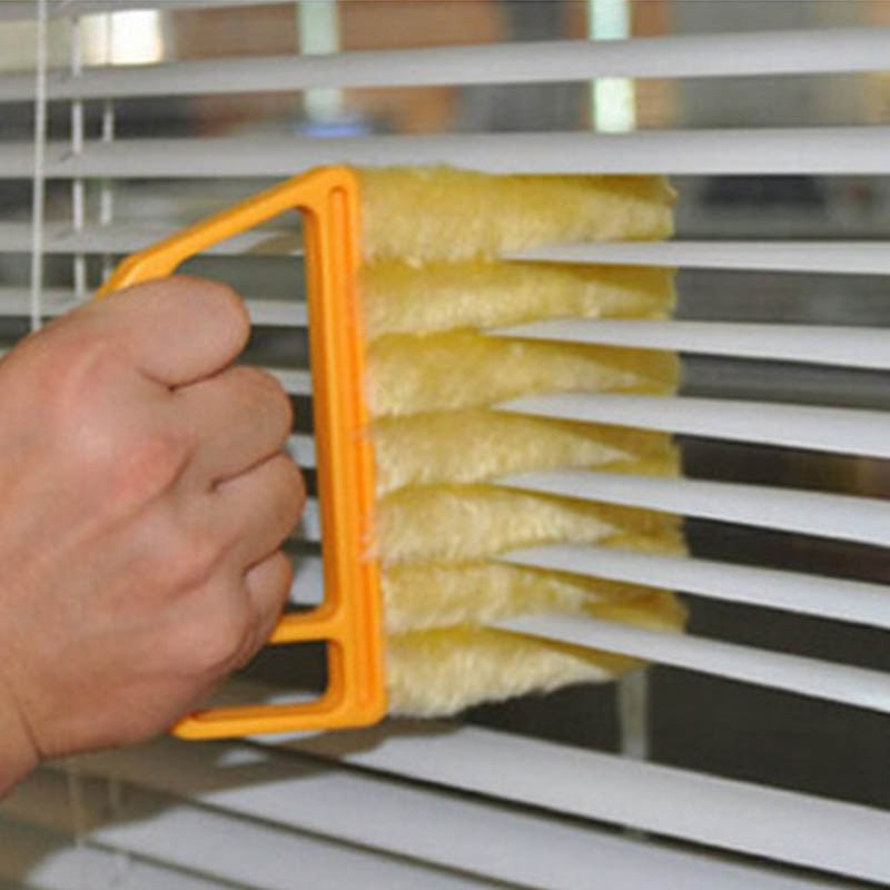 Microfiber Window Blind Cleaner